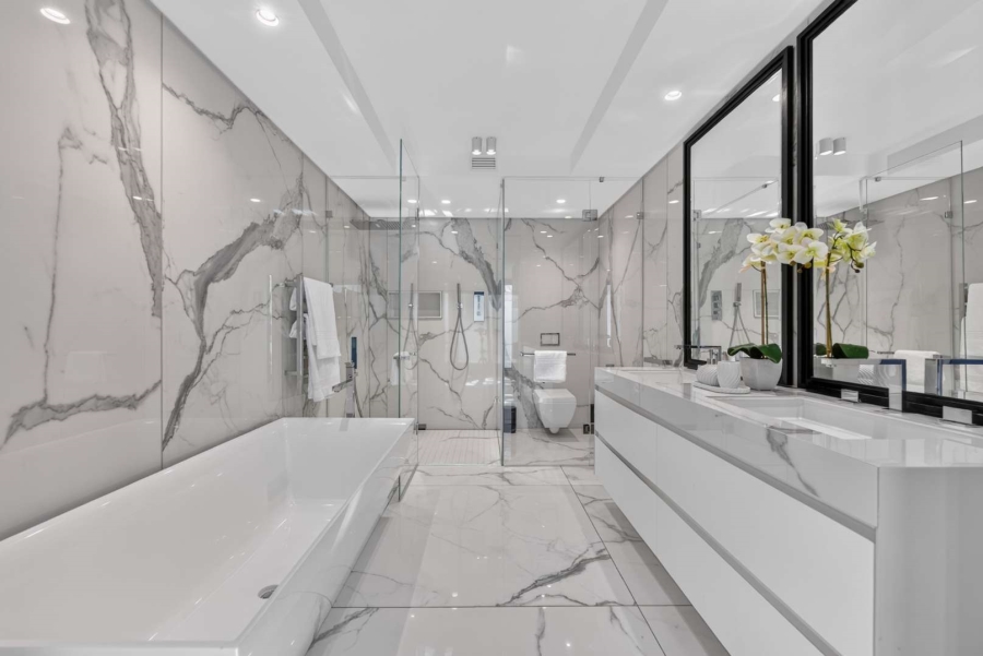 5 Bedroom Property for Sale in Bantry Bay Western Cape